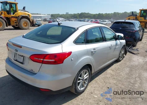 2015 Ford Focus Se z USA, uszkodzony, nr VIN 1FADP3F20FL239360